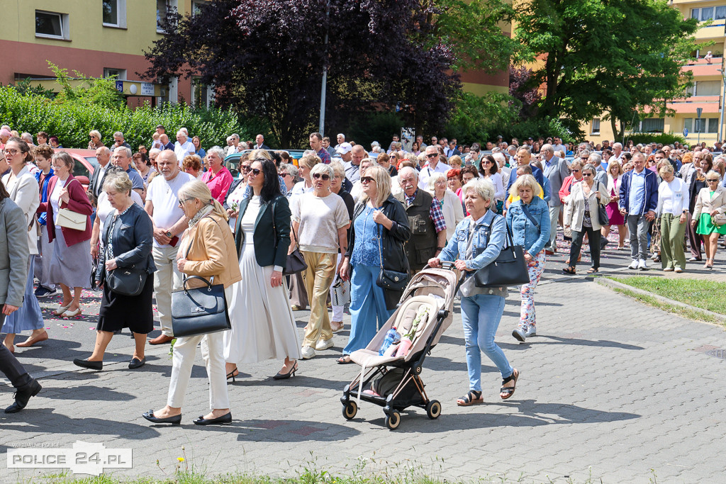 Procesja w parafii pw. św. Kazimierza w Policach