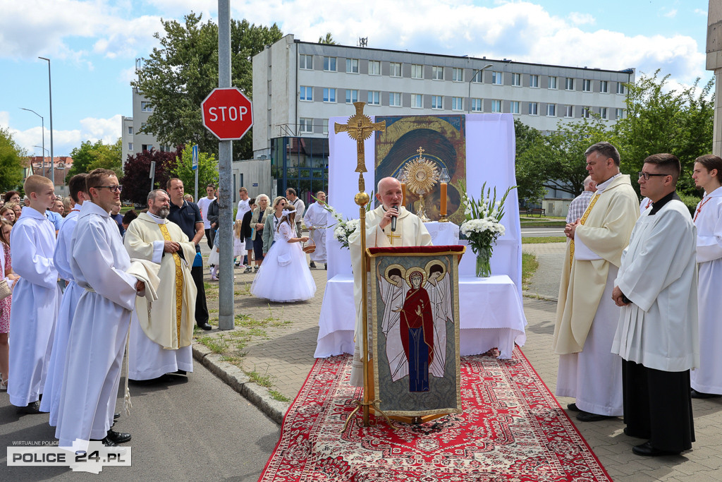Procesja w parafii pw. św. Kazimierza w Policach