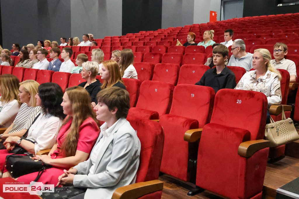 Nagrody dla laureatów konkursów przedmiotowych w gminie Police