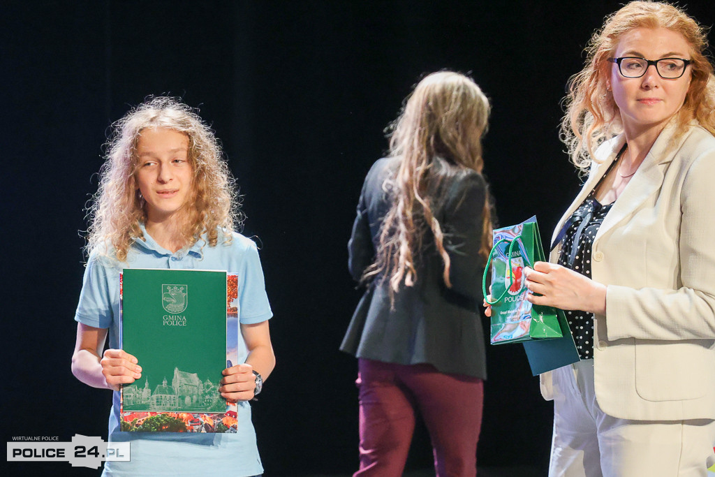 Nagrody dla laureatów konkursów przedmiotowych w gminie Police
