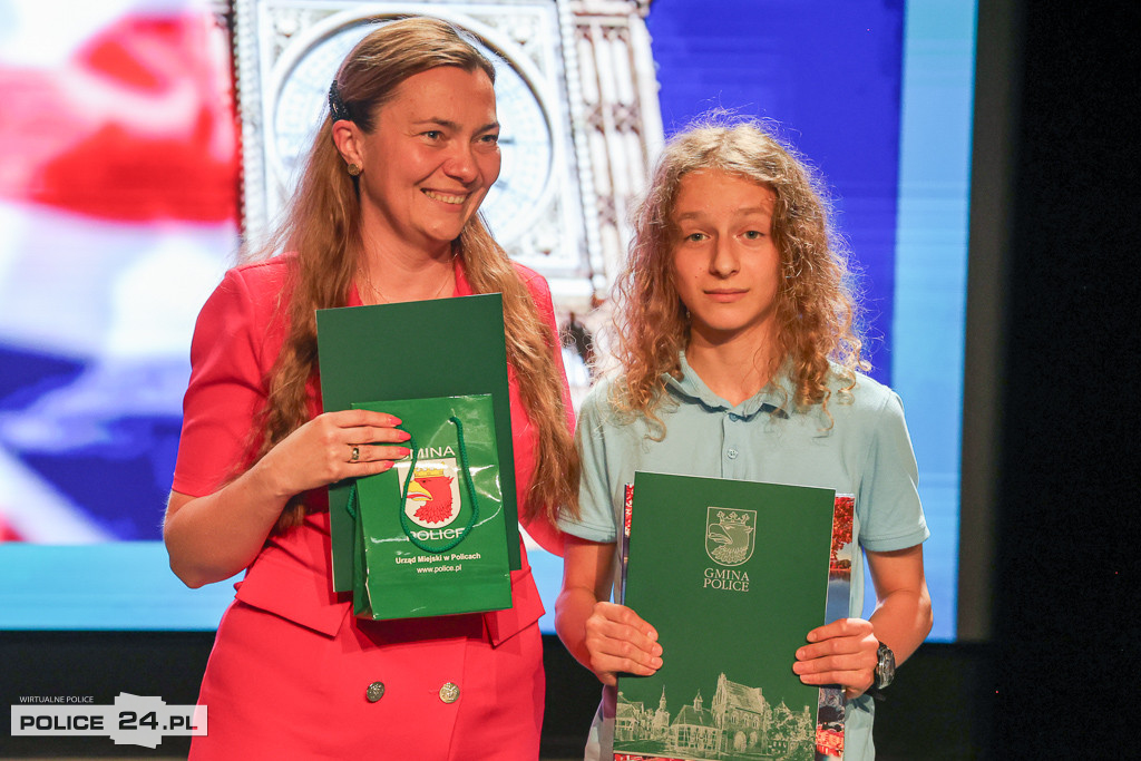 Nagrody dla laureatów konkursów przedmiotowych w gminie Police