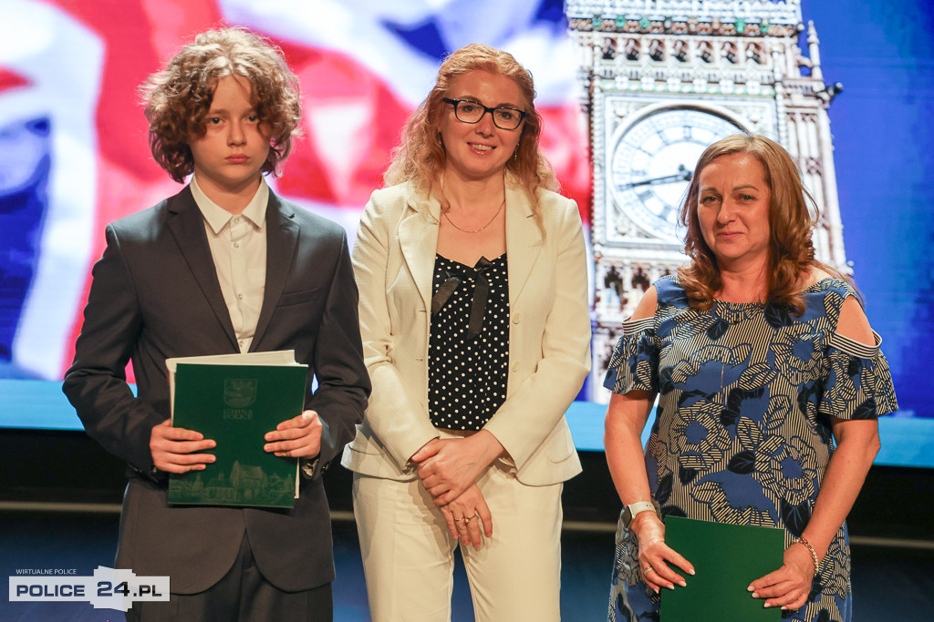 Nagrody dla laureatów konkursów przedmiotowych w gminie Police