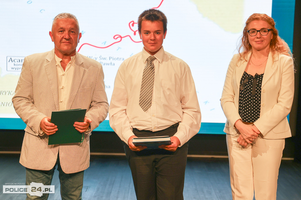 Nagrody dla laureatów konkursów przedmiotowych w gminie Police