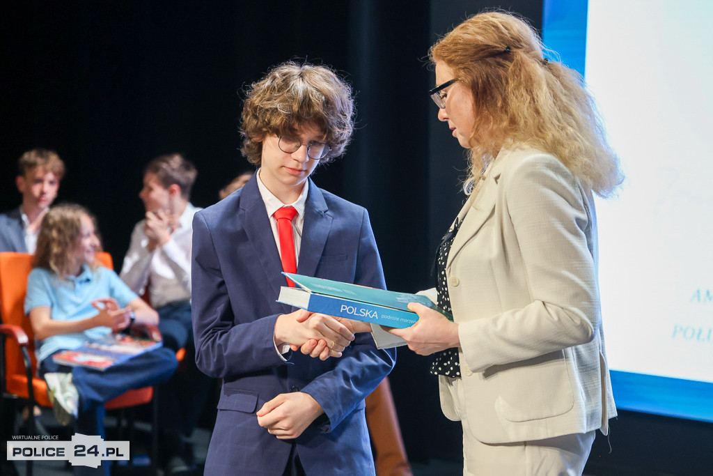 Nagrody dla laureatów konkursów przedmiotowych w gminie Police