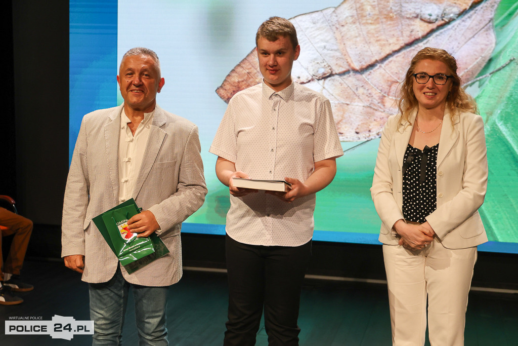 Nagrody dla laureatów konkursów przedmiotowych w gminie Police