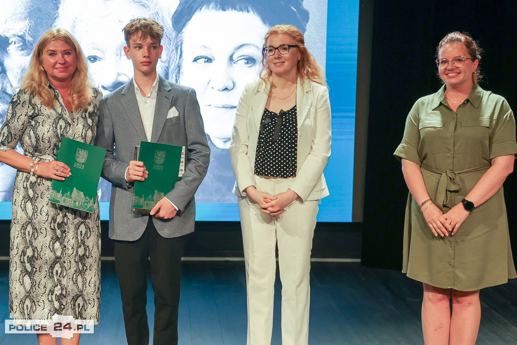 Nagrody dla laureatów konkursów przedmiotowych w gminie Police