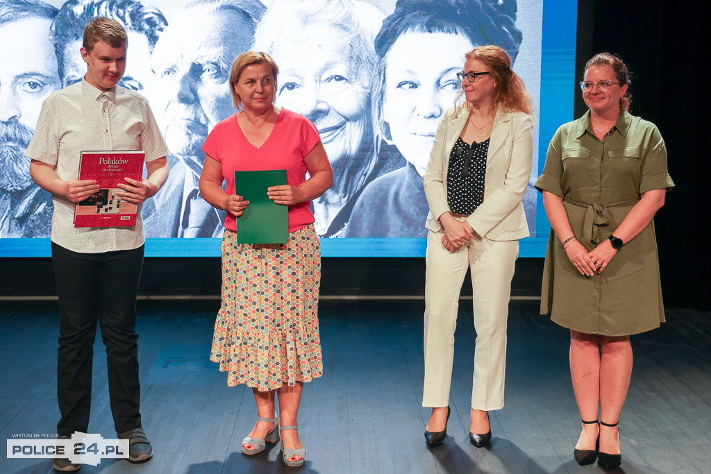 Nagrody dla laureatów konkursów przedmiotowych w gminie Police