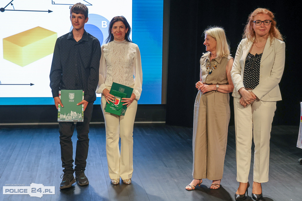 Nagrody dla laureatów konkursów przedmiotowych w gminie Police