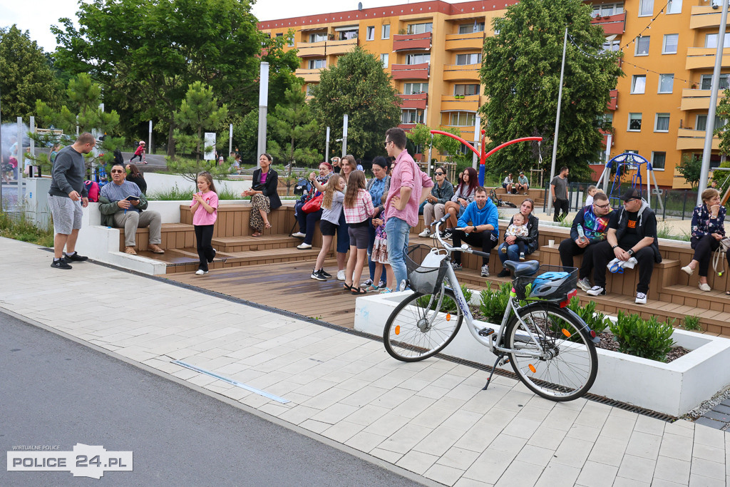 Kolorowe powitanie wakacji w Policach! Festyn, uśmiechy i pomoc dla Adasia