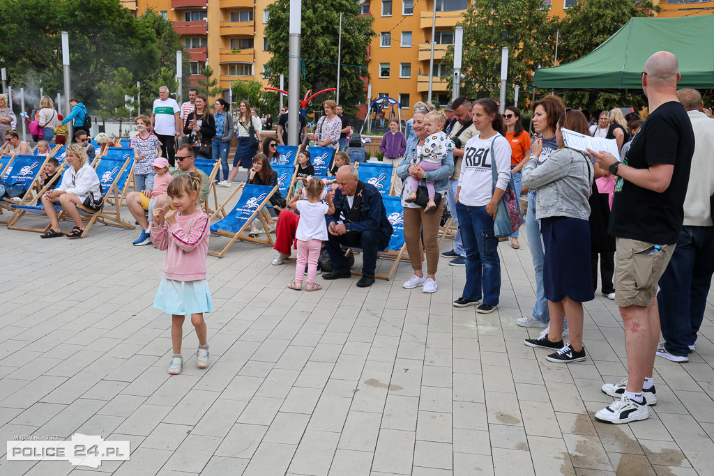 Kolorowe powitanie wakacji w Policach! Festyn, uśmiechy i pomoc dla Adasia