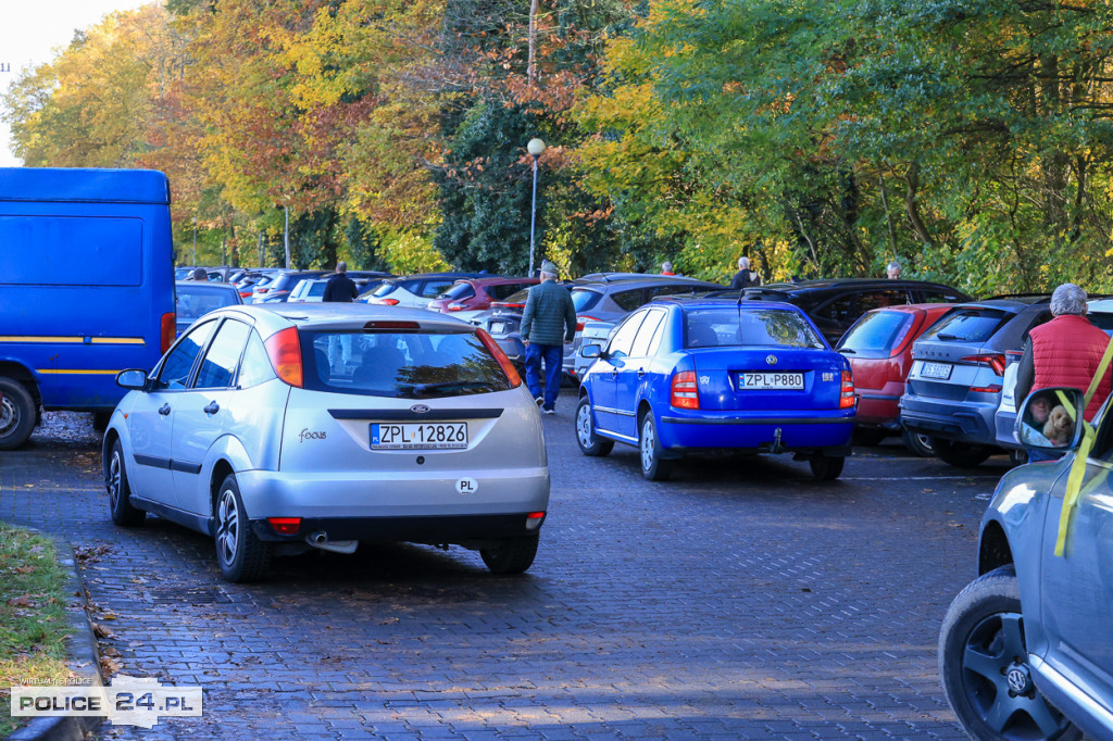 Wzmożony ruch przy polickiej nekropolii