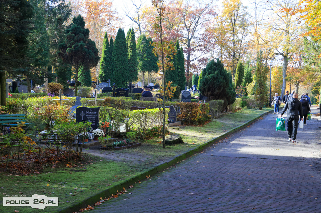 Ostatnie porządki, przyozdabianie grobów
