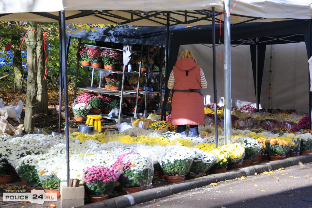 Ostatnie porządki, przyozdabianie grobów