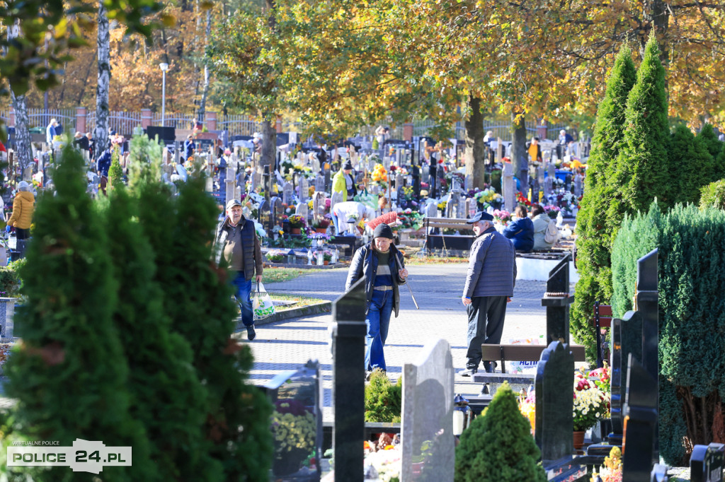 Ostatnie porządki, przyozdabianie grobów