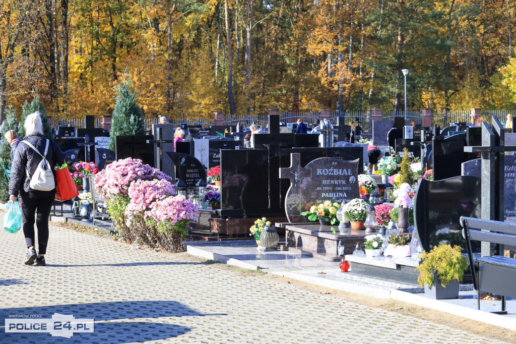 Ostatnie porządki, przyozdabianie grobów