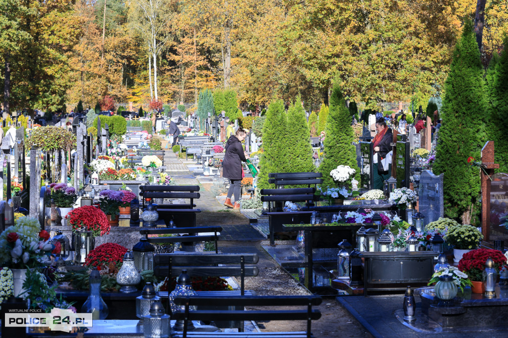Ostatnie porządki, przyozdabianie grobów