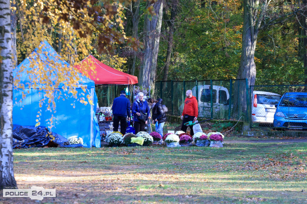 Ostatnie porządki, przyozdabianie grobów
