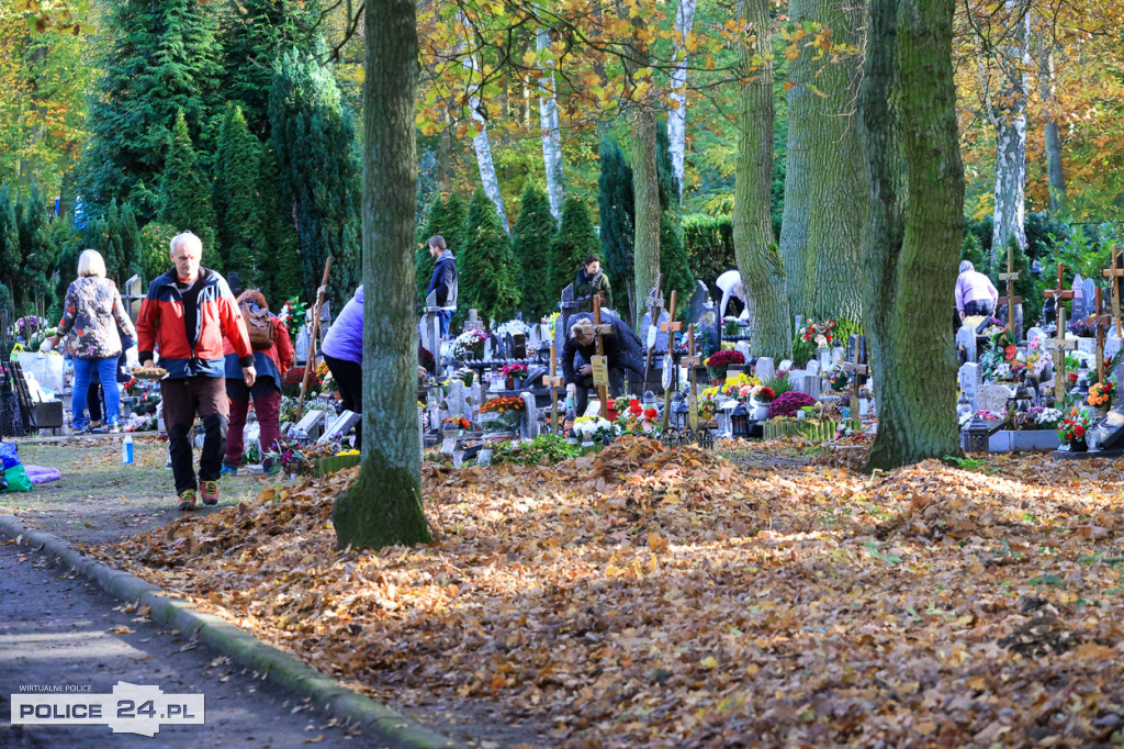 Ostatnie porządki, przyozdabianie grobów
