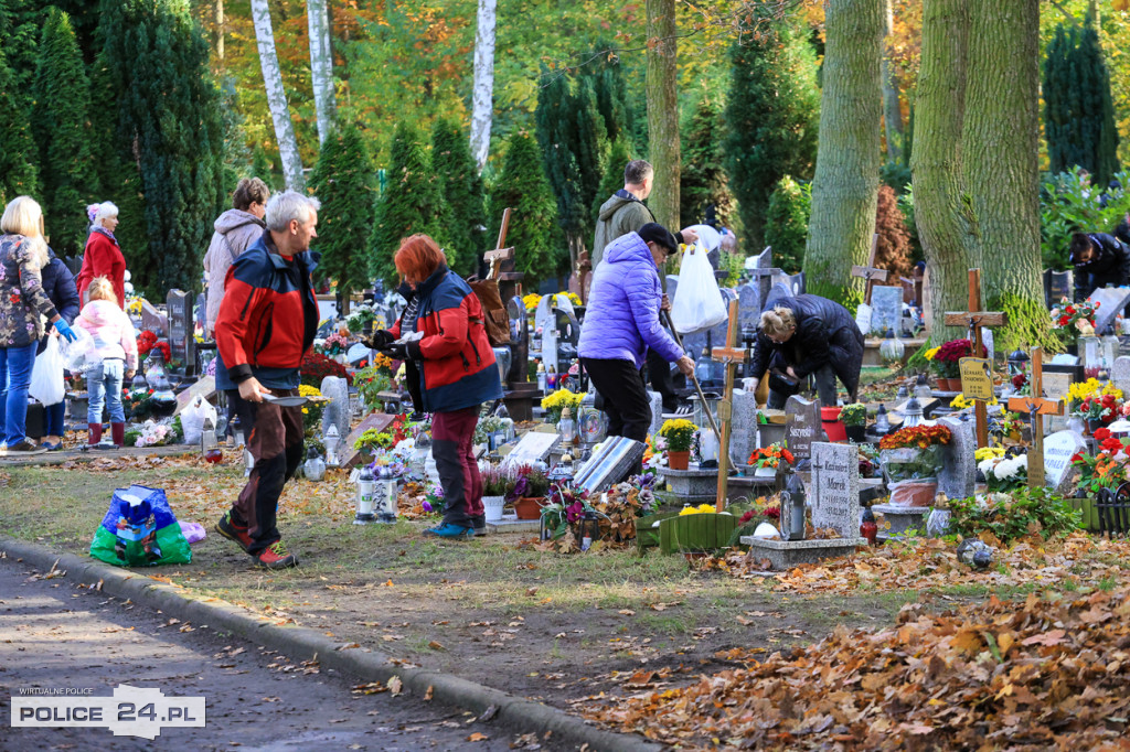 Ostatnie porządki, przyozdabianie grobów