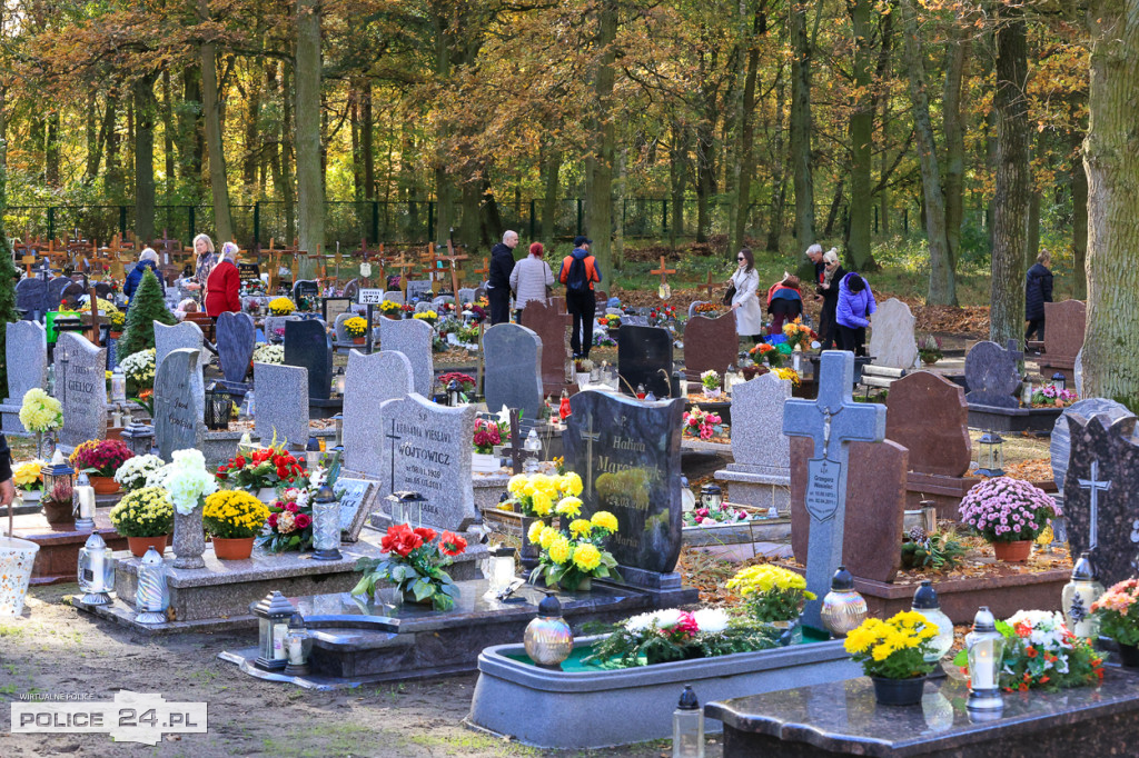 Ostatnie porządki, przyozdabianie grobów