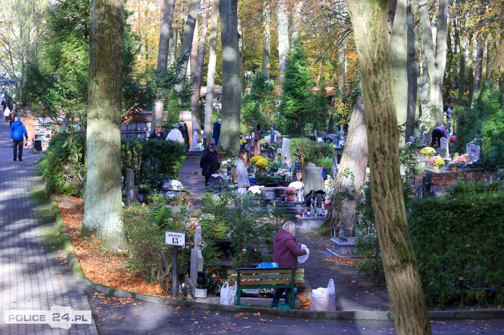 Ostatnie porządki, przyozdabianie grobów