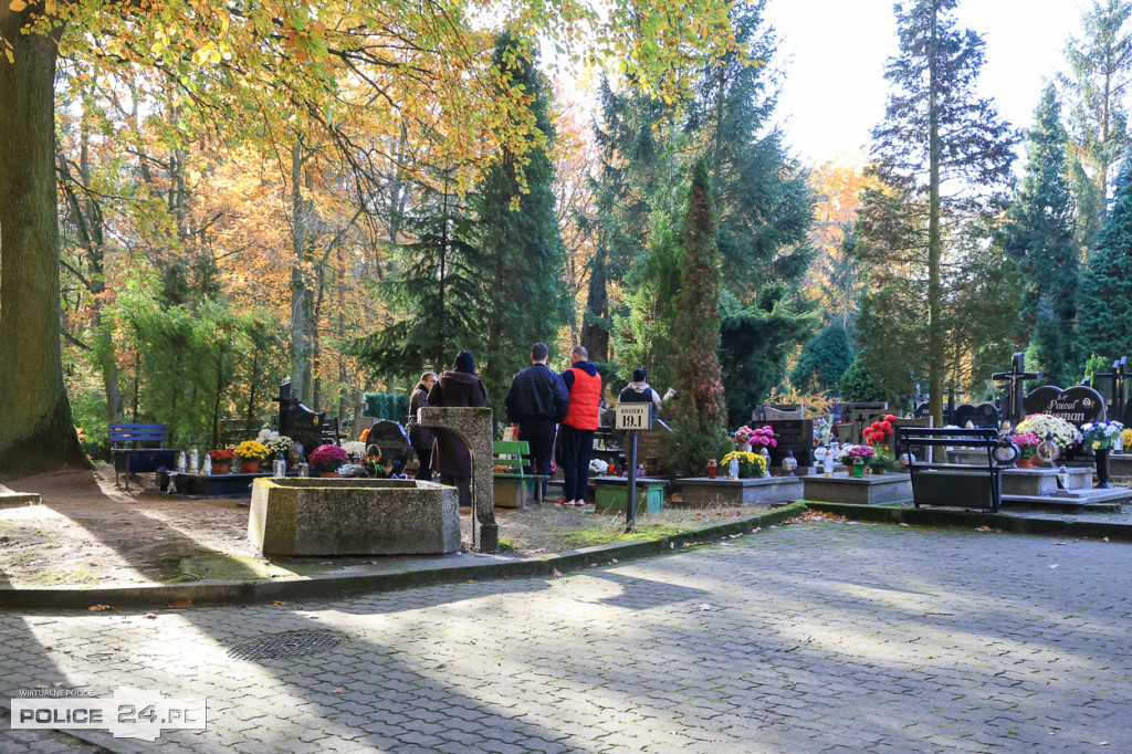 Ostatnie porządki, przyozdabianie grobów