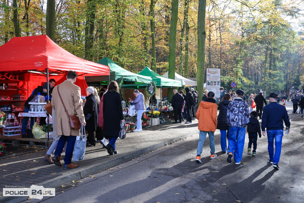 Wszystkich Świętych na polickim cmentarzu 