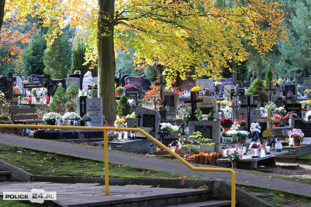 Wszystkich Świętych na polickim cmentarzu 