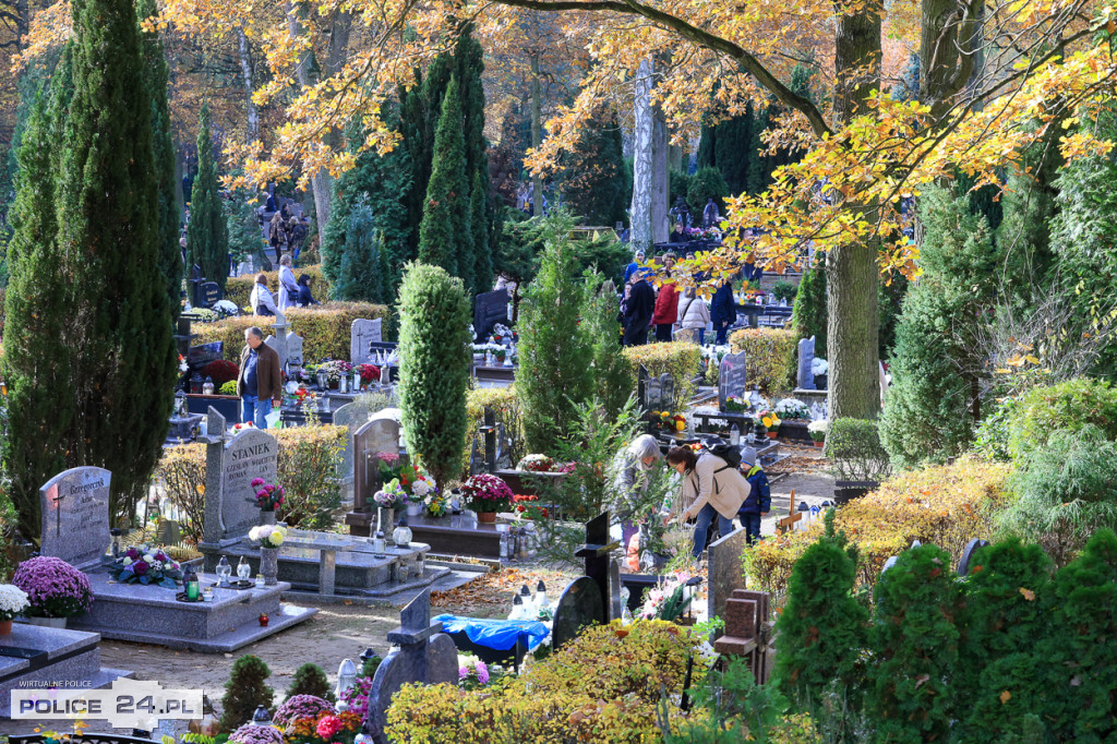 Wszystkich Świętych na polickim cmentarzu 