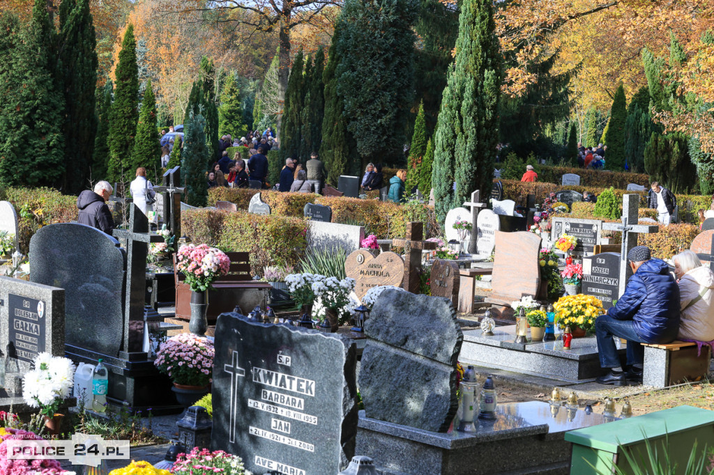 Wszystkich Świętych na polickim cmentarzu 