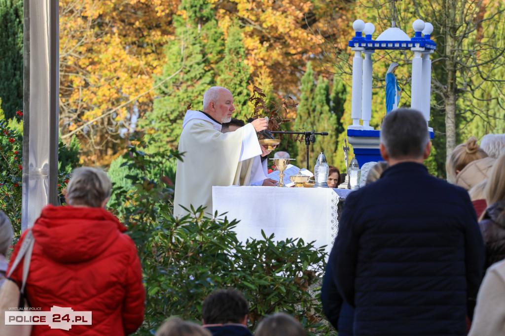Wszystkich Świętych na polickim cmentarzu 