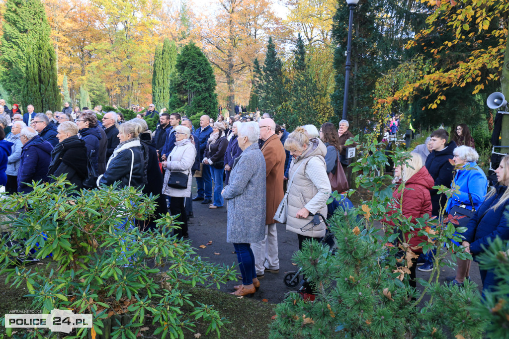 Wszystkich Świętych na polickim cmentarzu 
