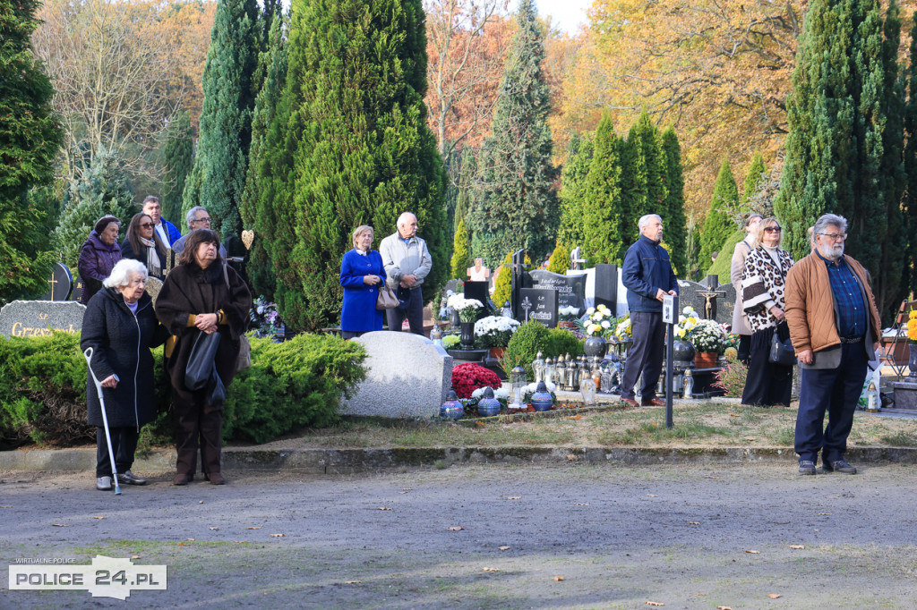 Wszystkich Świętych na polickim cmentarzu 