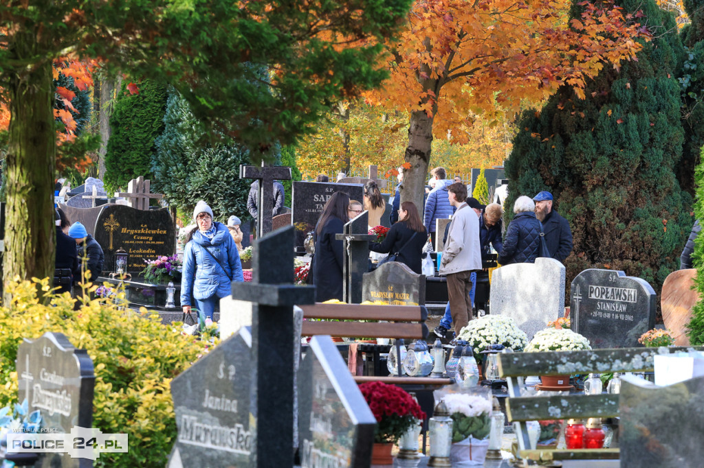 Wszystkich Świętych na polickim cmentarzu 