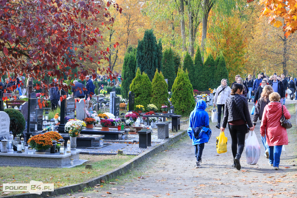 Wszystkich Świętych na polickim cmentarzu 
