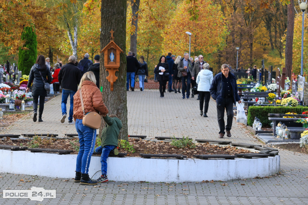 Wszystkich Świętych na polickim cmentarzu 