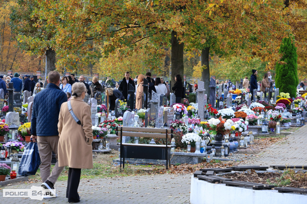 Wszystkich Świętych na polickim cmentarzu 