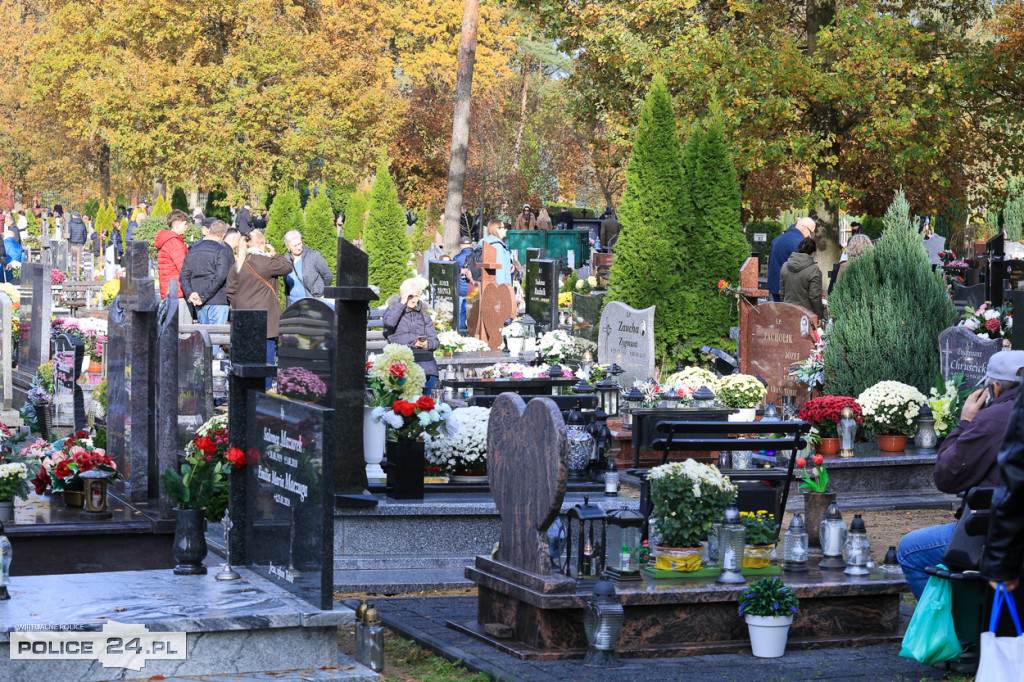 Wszystkich Świętych na polickim cmentarzu 