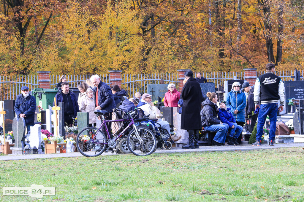 Wszystkich Świętych na polickim cmentarzu 