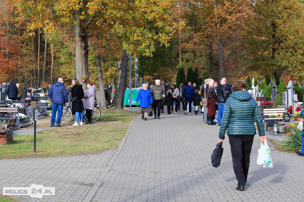Wszystkich Świętych na polickim cmentarzu 