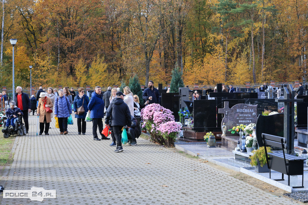 Wszystkich Świętych na polickim cmentarzu 