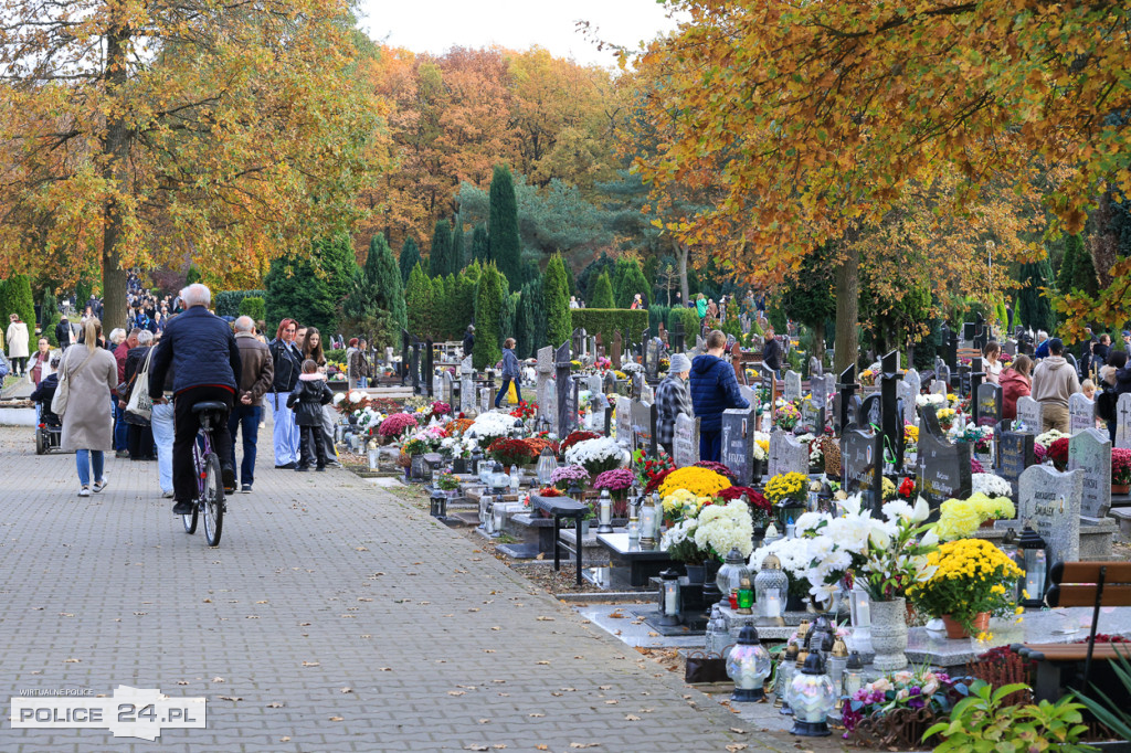 Wszystkich Świętych na polickim cmentarzu 