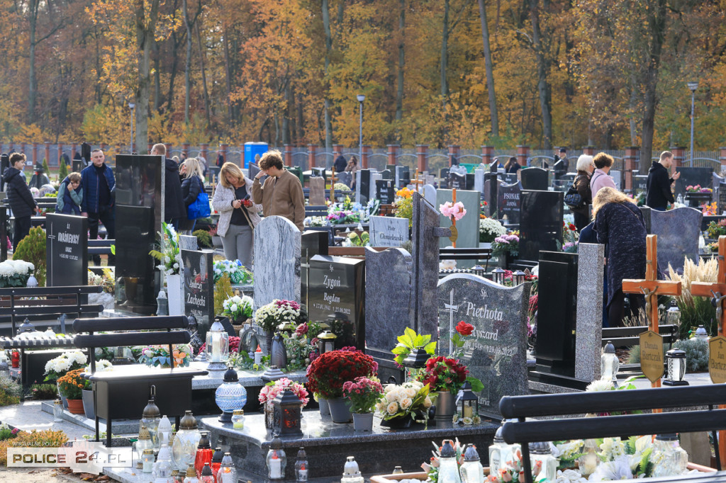 Wszystkich Świętych na polickim cmentarzu 