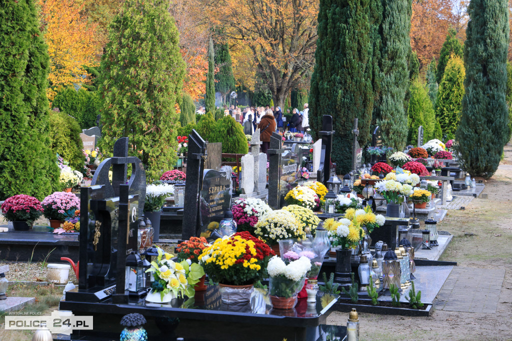 Wszystkich Świętych na polickim cmentarzu 