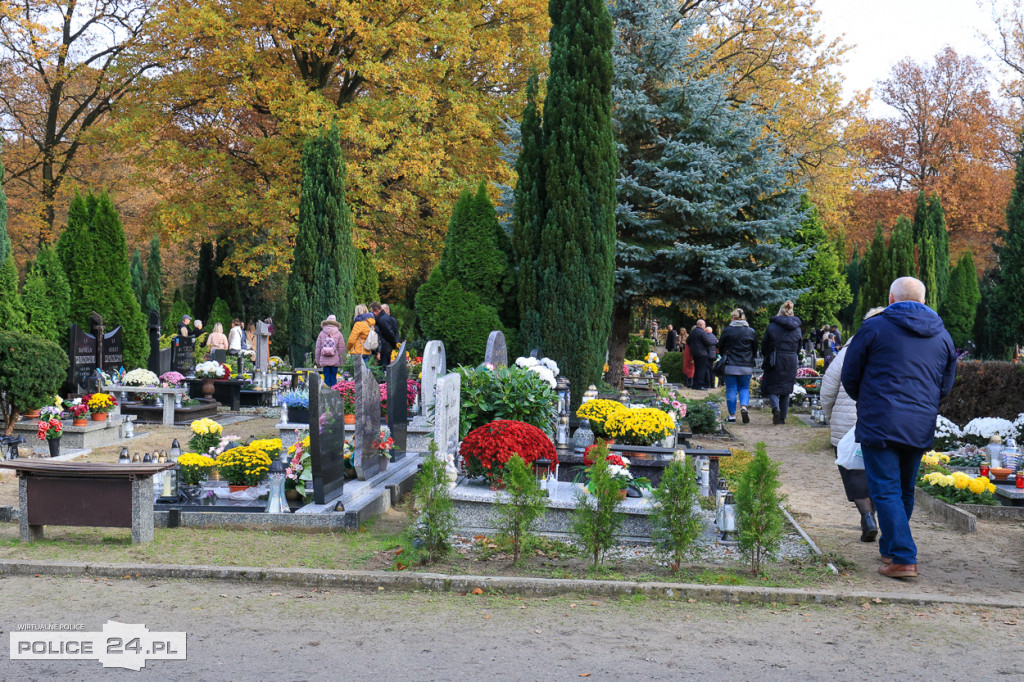 Wszystkich Świętych na polickim cmentarzu 