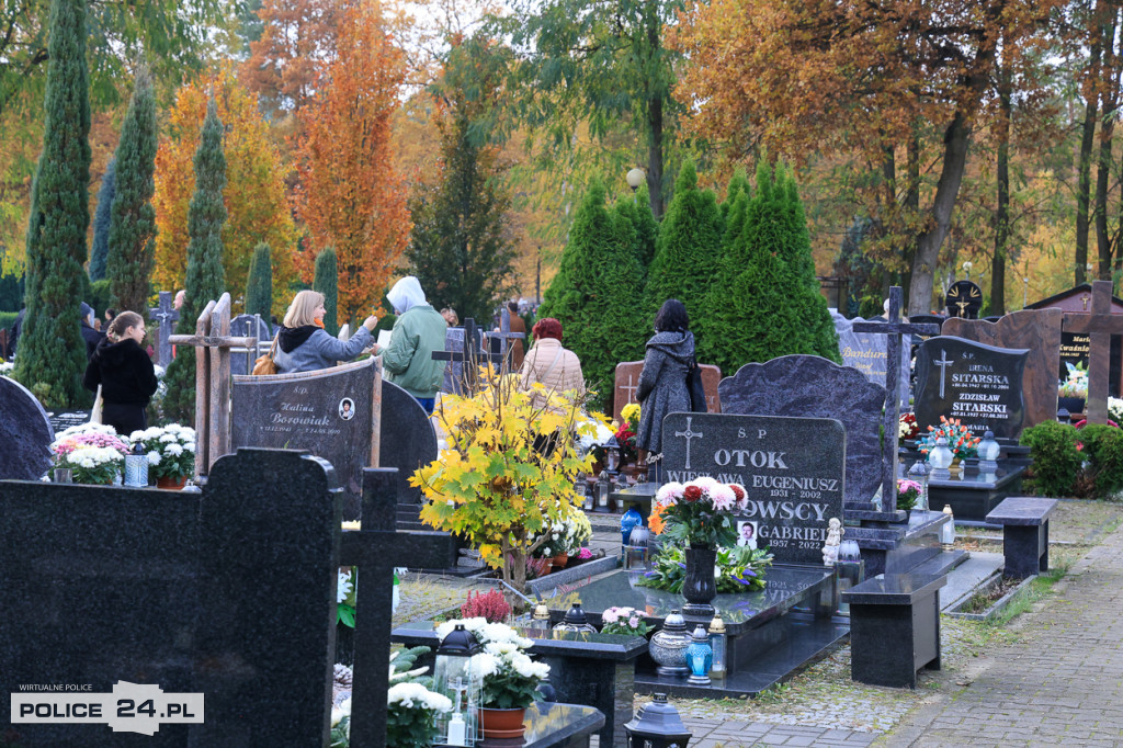 Wszystkich Świętych na polickim cmentarzu 