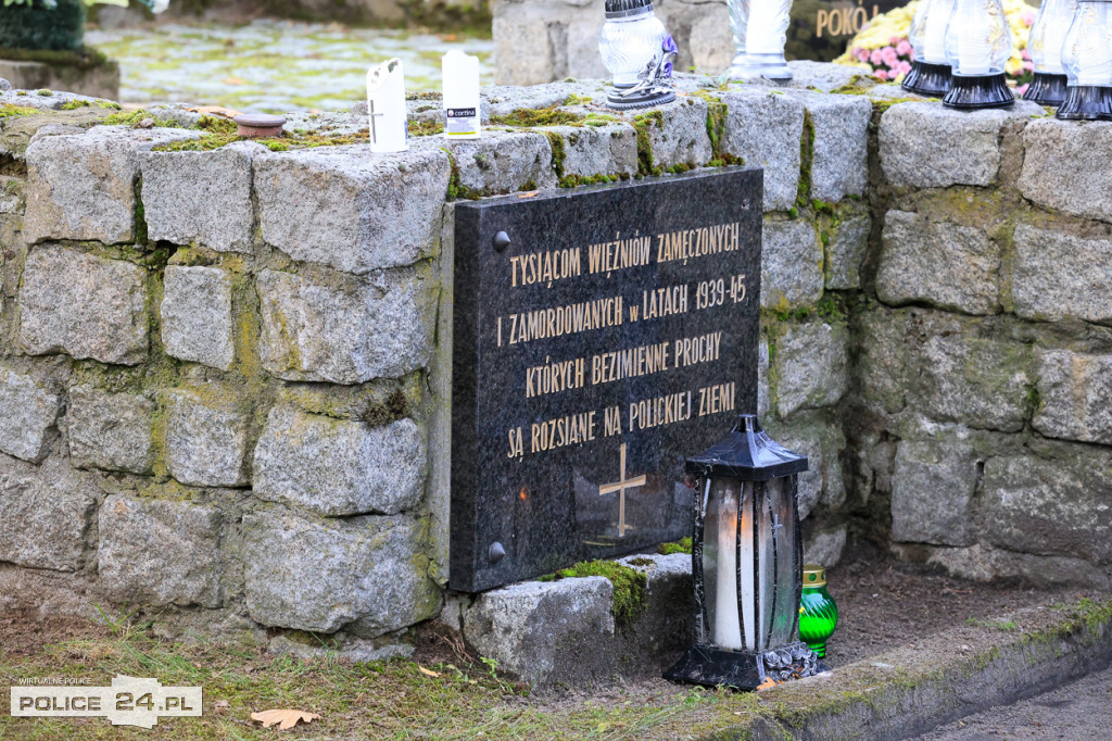 Wszystkich Świętych na polickim cmentarzu 