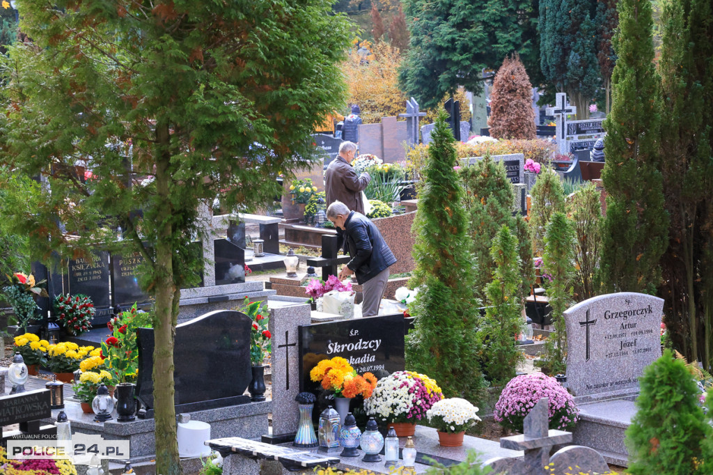 Wszystkich Świętych na polickim cmentarzu 