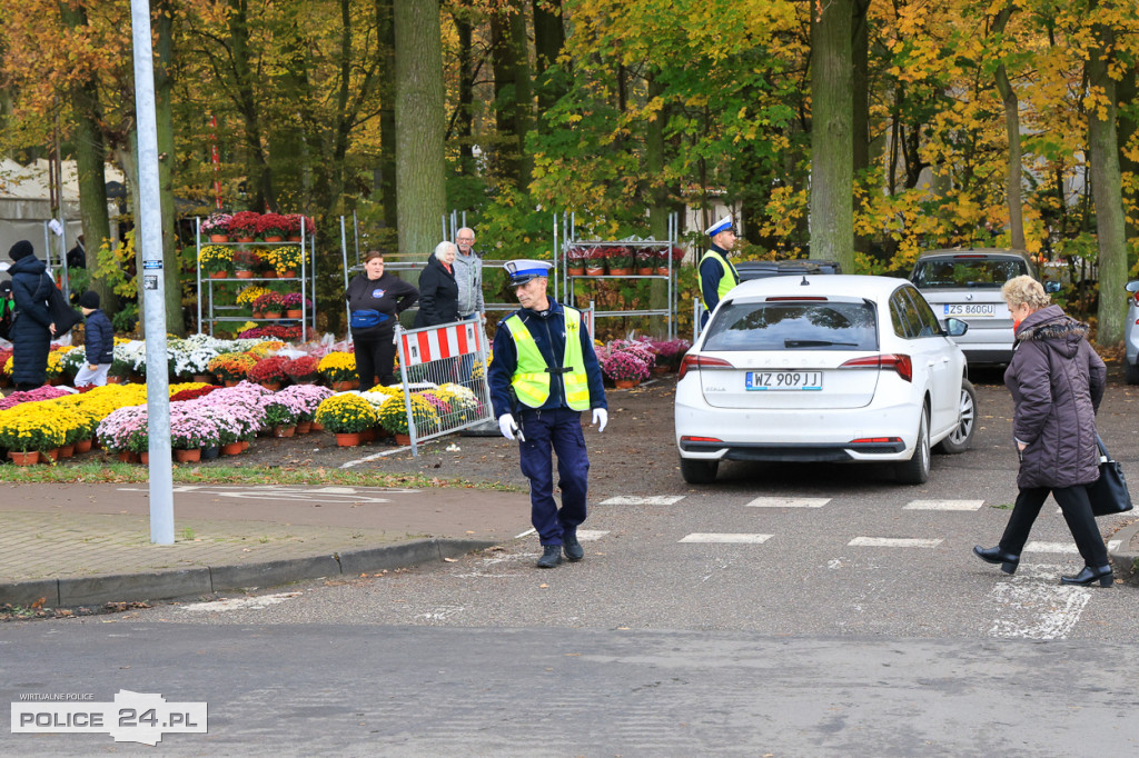Wszystkich Świętych na polickim cmentarzu 