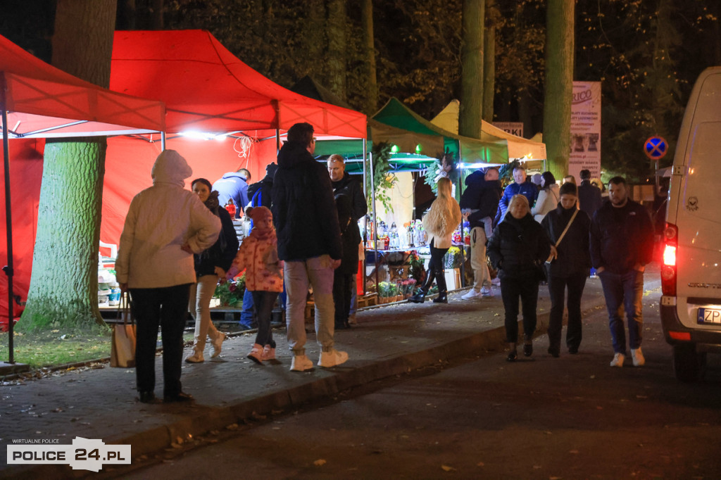 Cmentarz po zmroku skłania do zadumy i refleksji